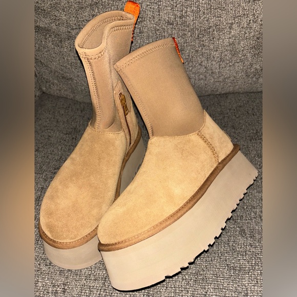 UGG Classic Dipper Boot - Picture 3 of 6